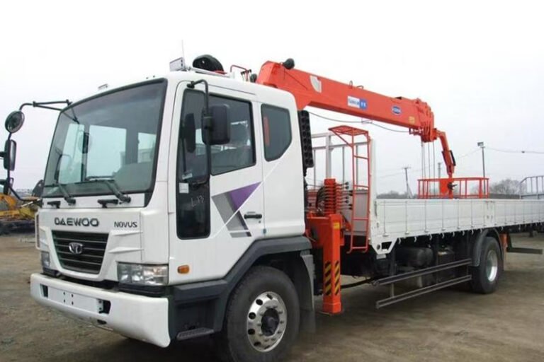 NOVUS 4×2 crane truck