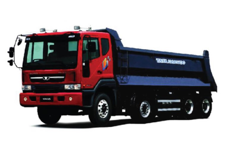 NOVUS 8×4 dump truck