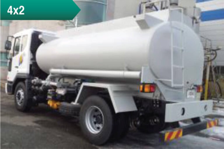 NOVUS 6×4 fuel tank truck