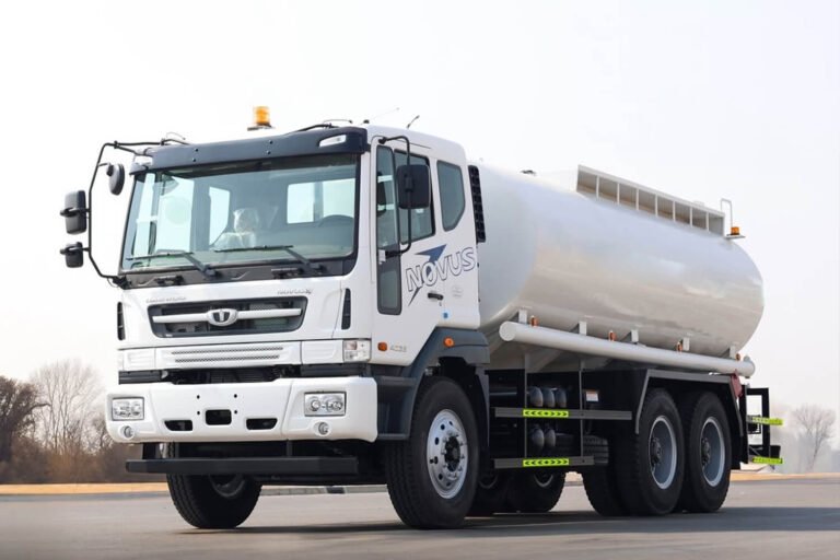 NOVUS 6×4 water tank truck